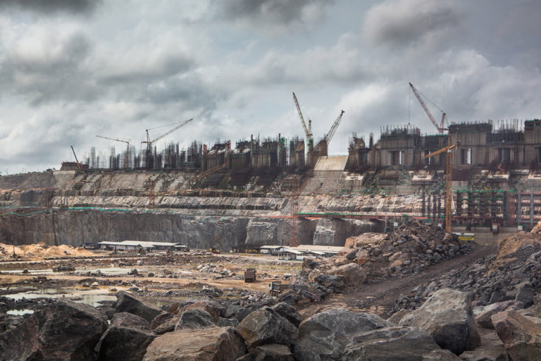 Construction of Belo Monte Dam, on the Xingu river, Belo Monte Site. Altamira, Pará, Brazil. Credit line: © Carol Quintanilha / Greenpeace