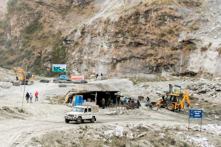 Nepal Beni jomsom road construction