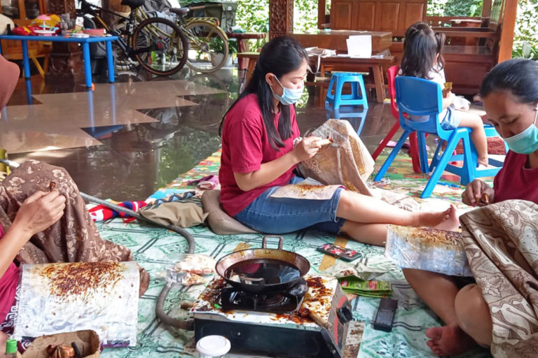 Local women participating in the economic value conservation activities.