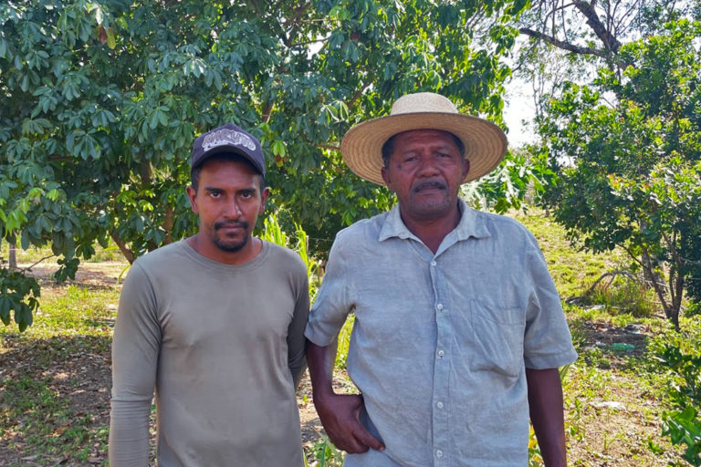 Moisés and Joel Oliveira.