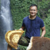 A Nepali honey collector.